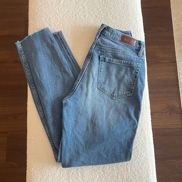 Hollister Ultra High Rise Mom Jeans - Women’s Size 26 - Picture 11 of 11